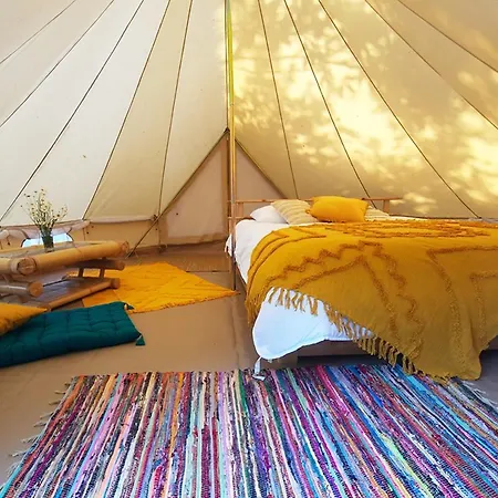 펜션 Gite Insolite Avec Spa En Baie Du Mont St Michel *